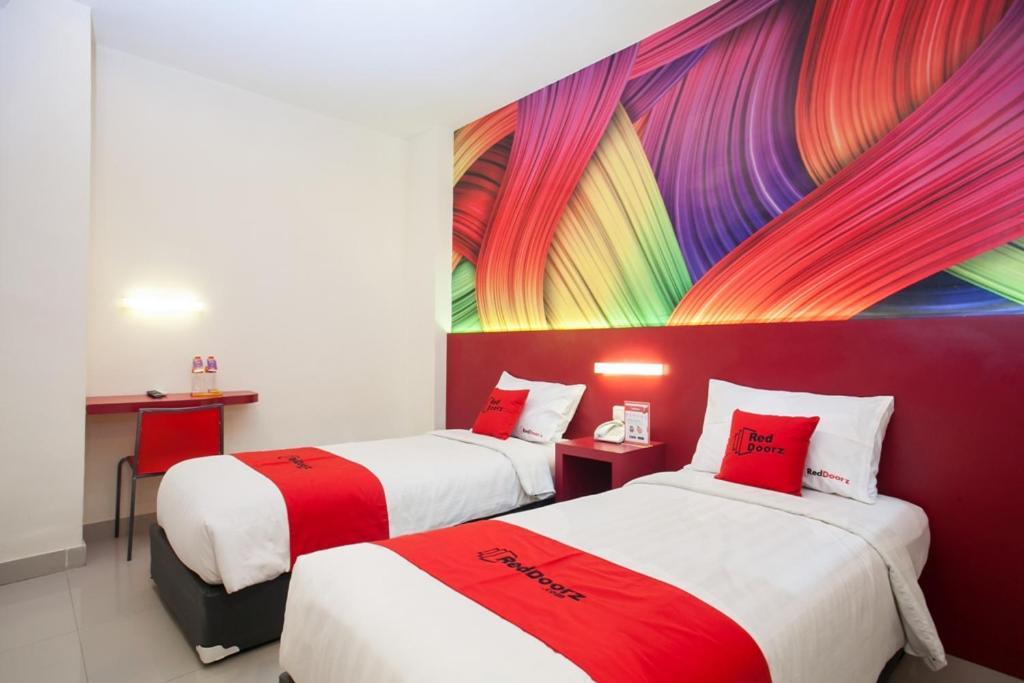 ホテル Reddoorz Near Hawaii Water Park マラン エクステリア 写真