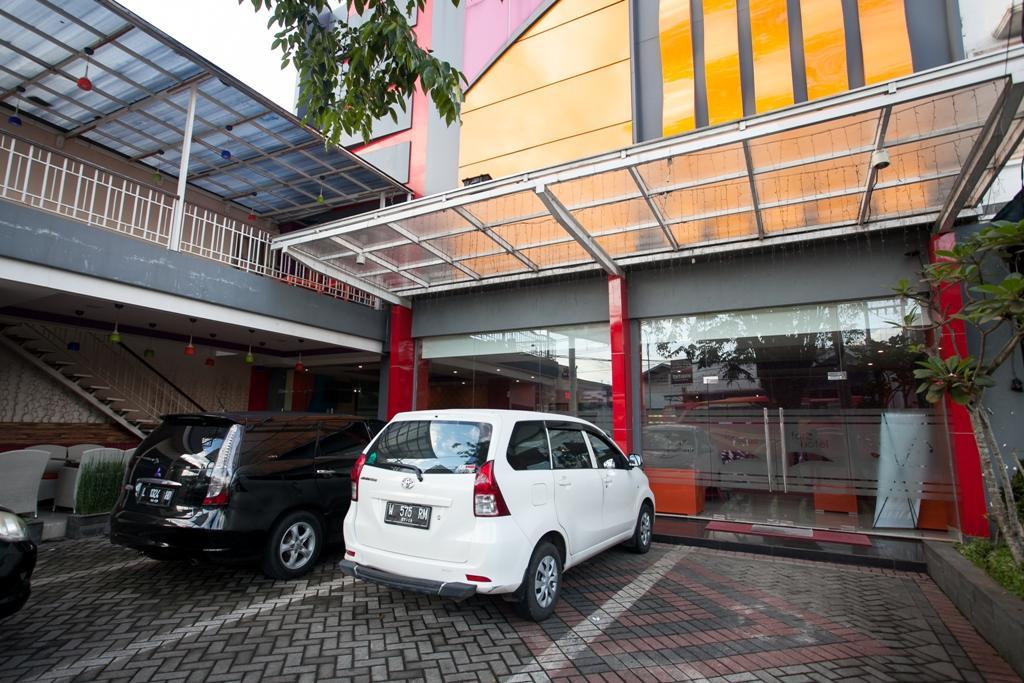 ホテル Reddoorz Near Hawaii Water Park マラン エクステリア 写真