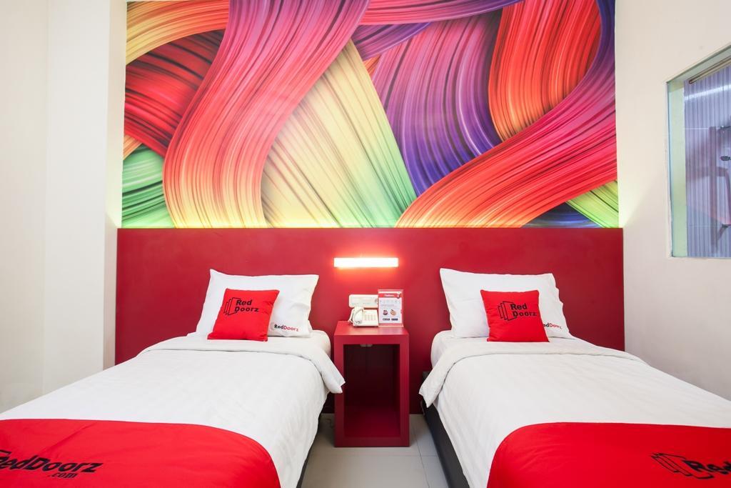 ホテル Reddoorz Near Hawaii Water Park マラン エクステリア 写真
